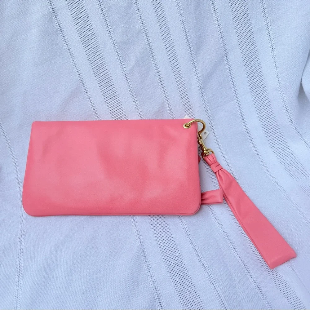 NWT Coach Punch Pink Leather Wristlet - Picture 3 of 15